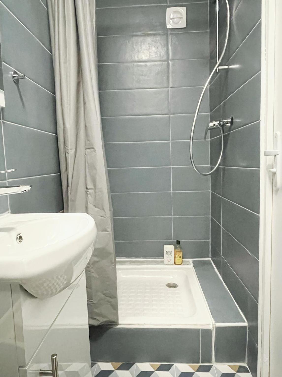 #1 Petit Pres Du Metro L9 Apartment *